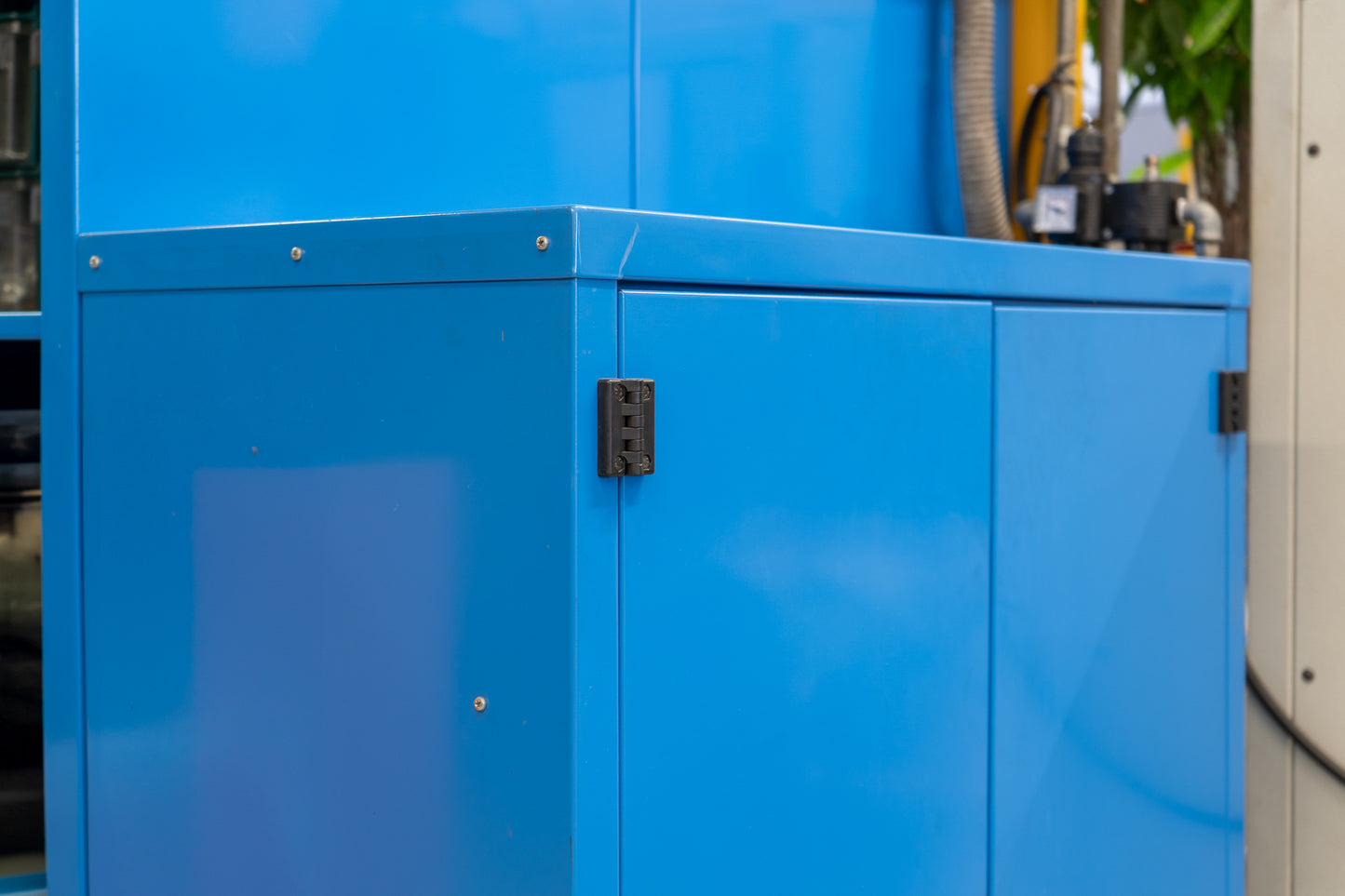 Armadio con Porta a Battente